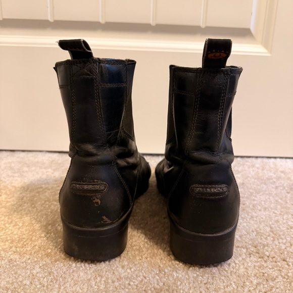 Ariat Women’s Leather Heritage Zip Paddock Boot - Picture 3 of 8